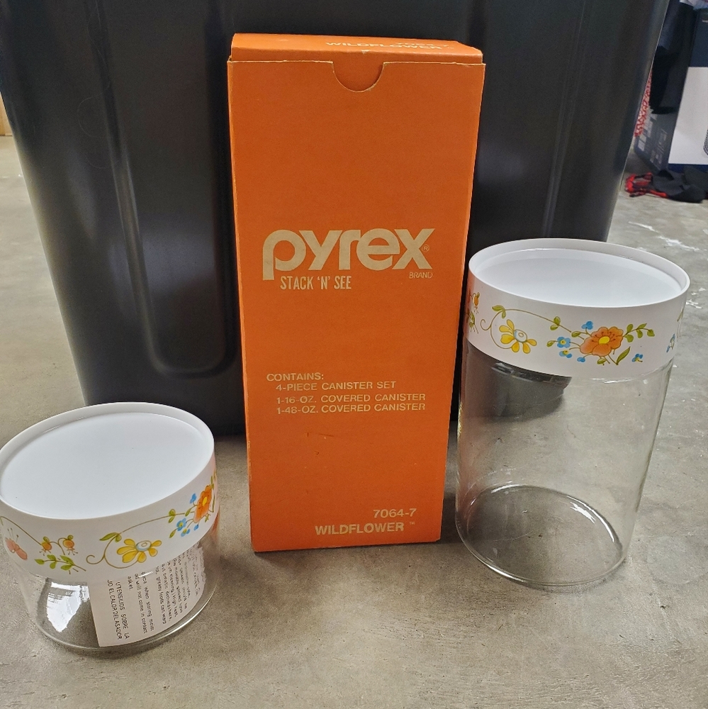Pyrex White Floral Wildflower Canister Set with Orange Box